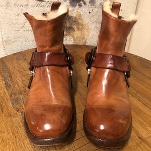 Lemargo Italian leather boots. Size 7. Worn once